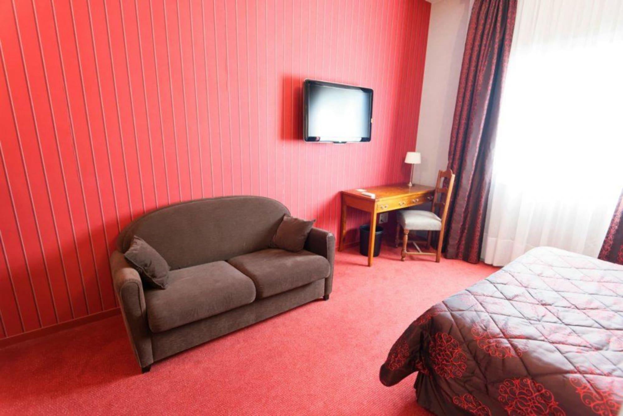 Le Manoir Hotel Orchies Bagian luar foto