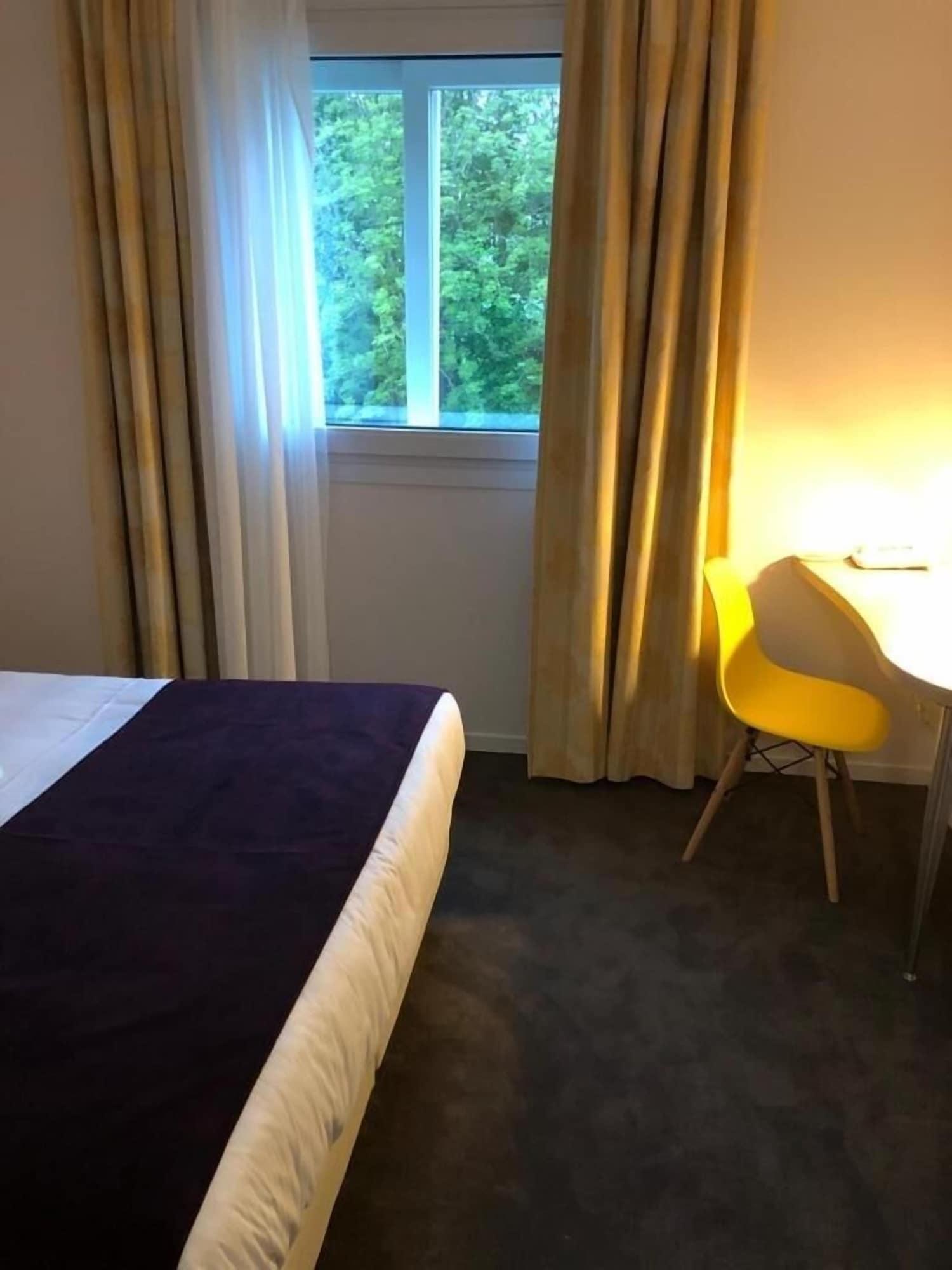 Le Manoir Hotel Orchies Bagian luar foto
