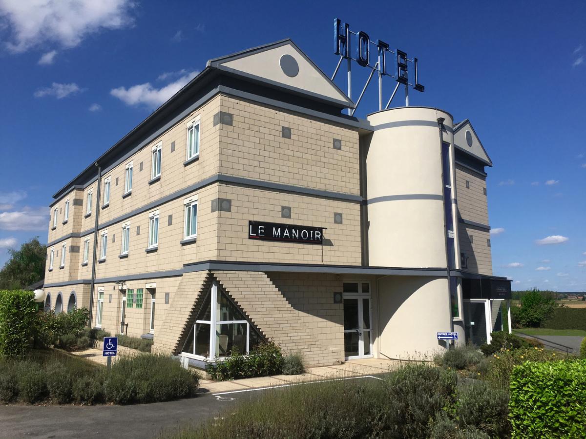 Le Manoir Hotel Orchies Bagian luar foto